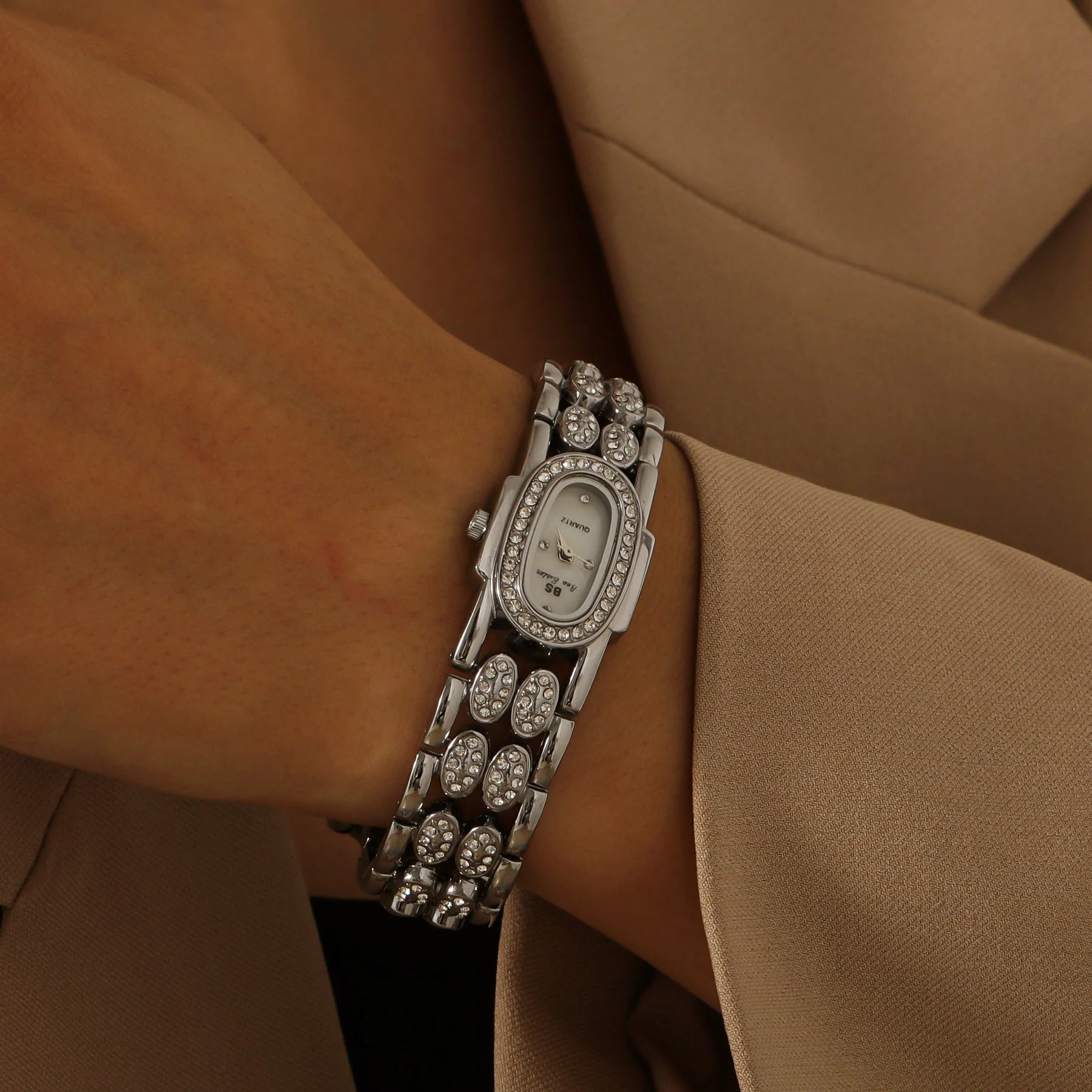 Voyager Vintage Watch - Image 5